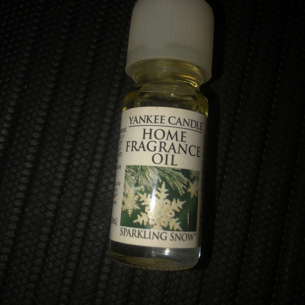 Yankee candle fragrance oil sparkling snow 0.33 fl.oz